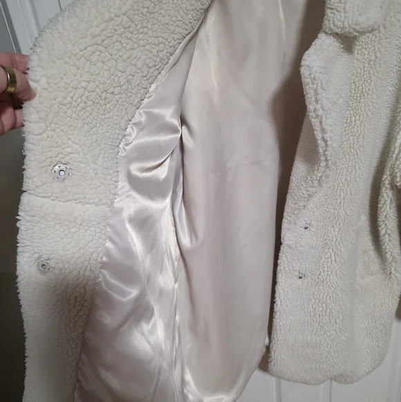 Abercrombie & Fitch Cream Teddy Jacket - Picture 2 of 6